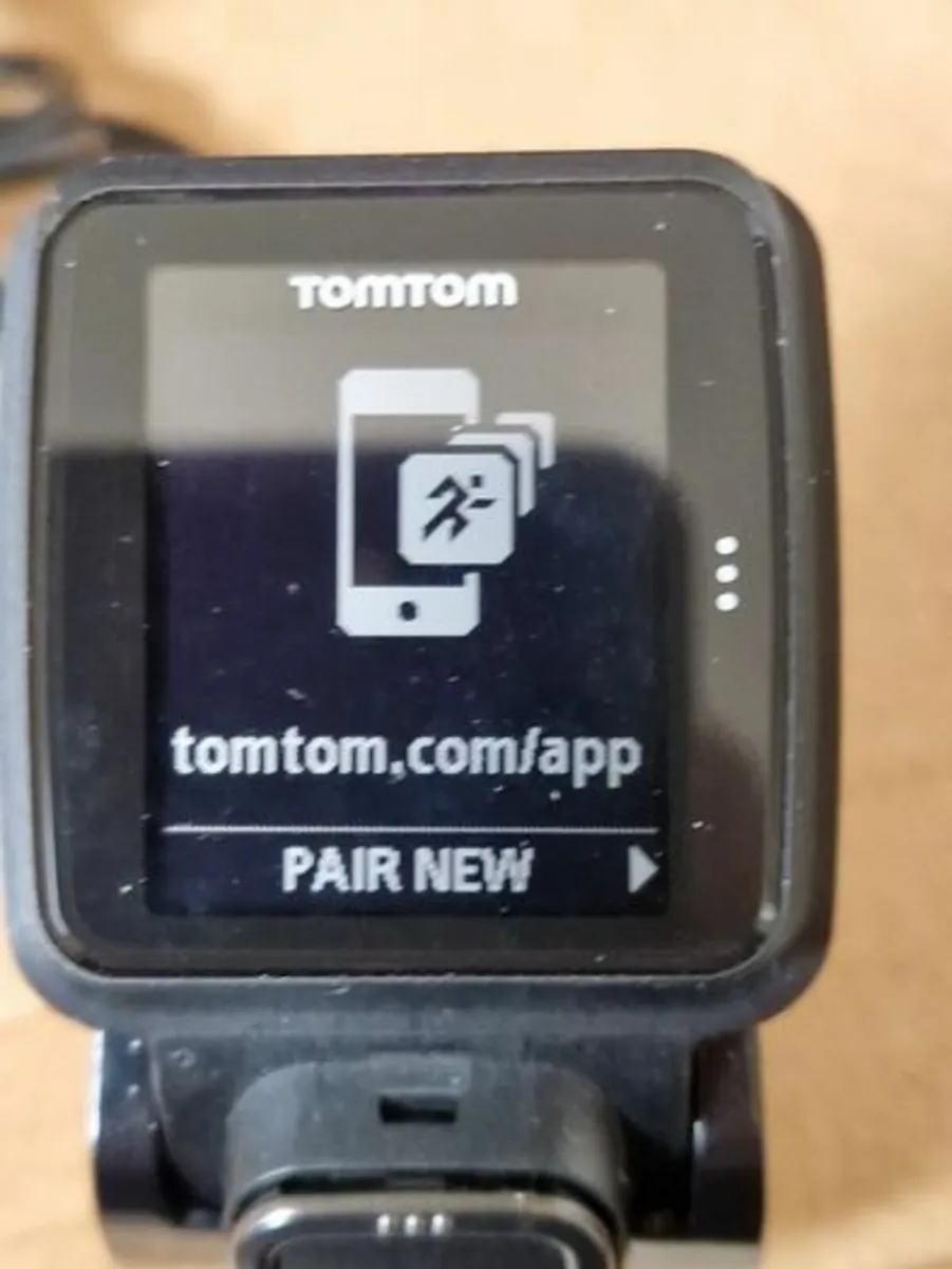 TOMTOM Multi Sports Watch with USB Charger - Image 2