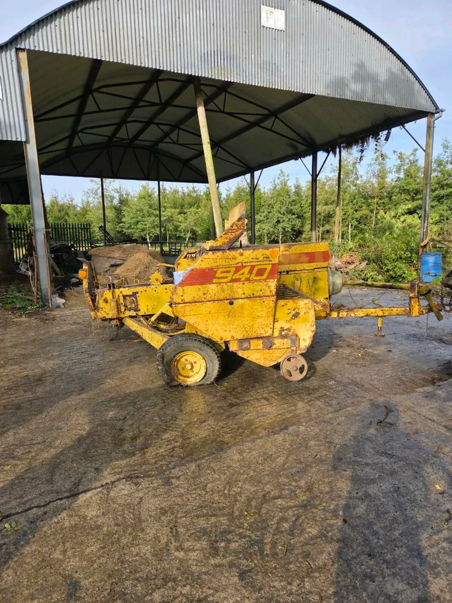 Old farm machinery - Image 3