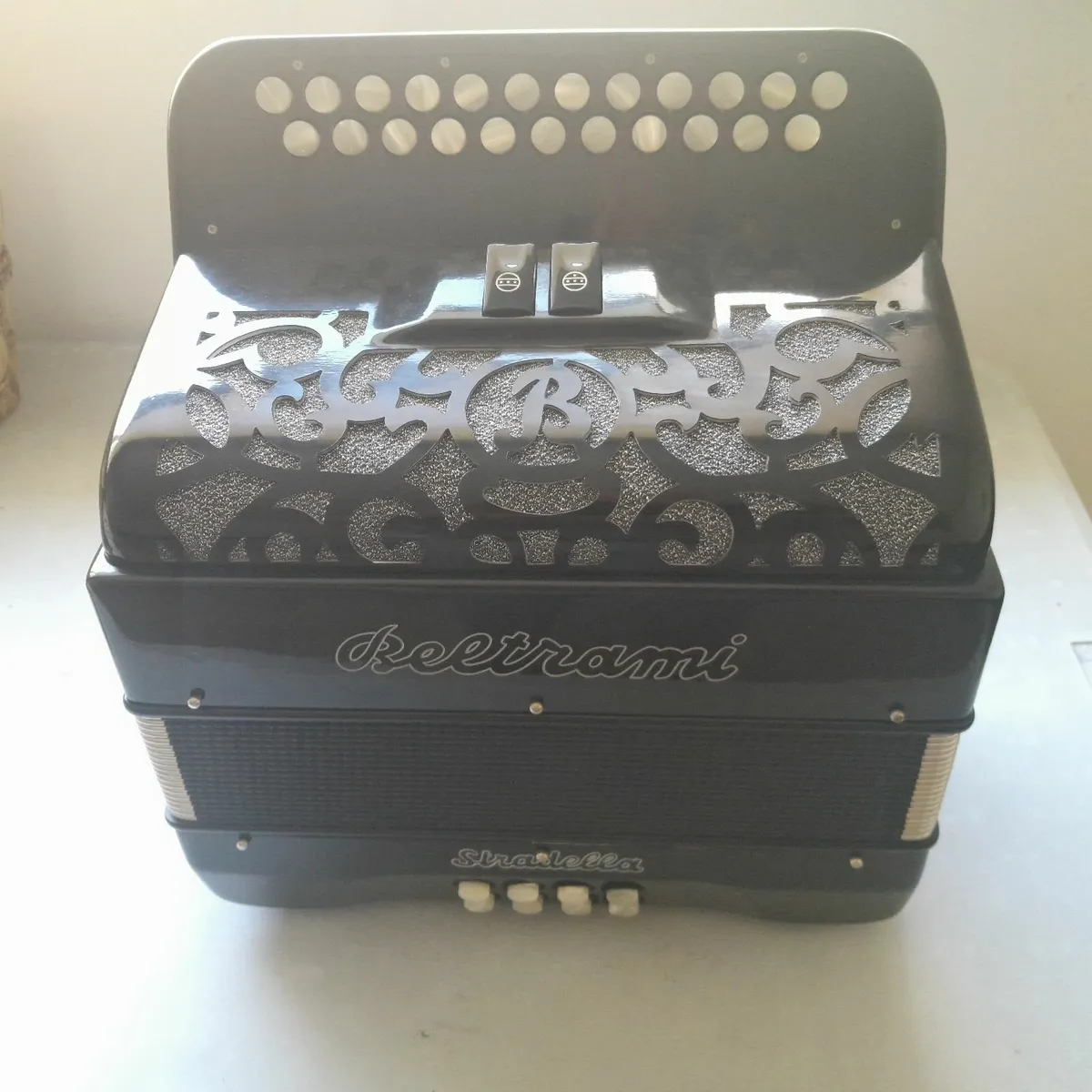 4voice B/C accordion - Image 1