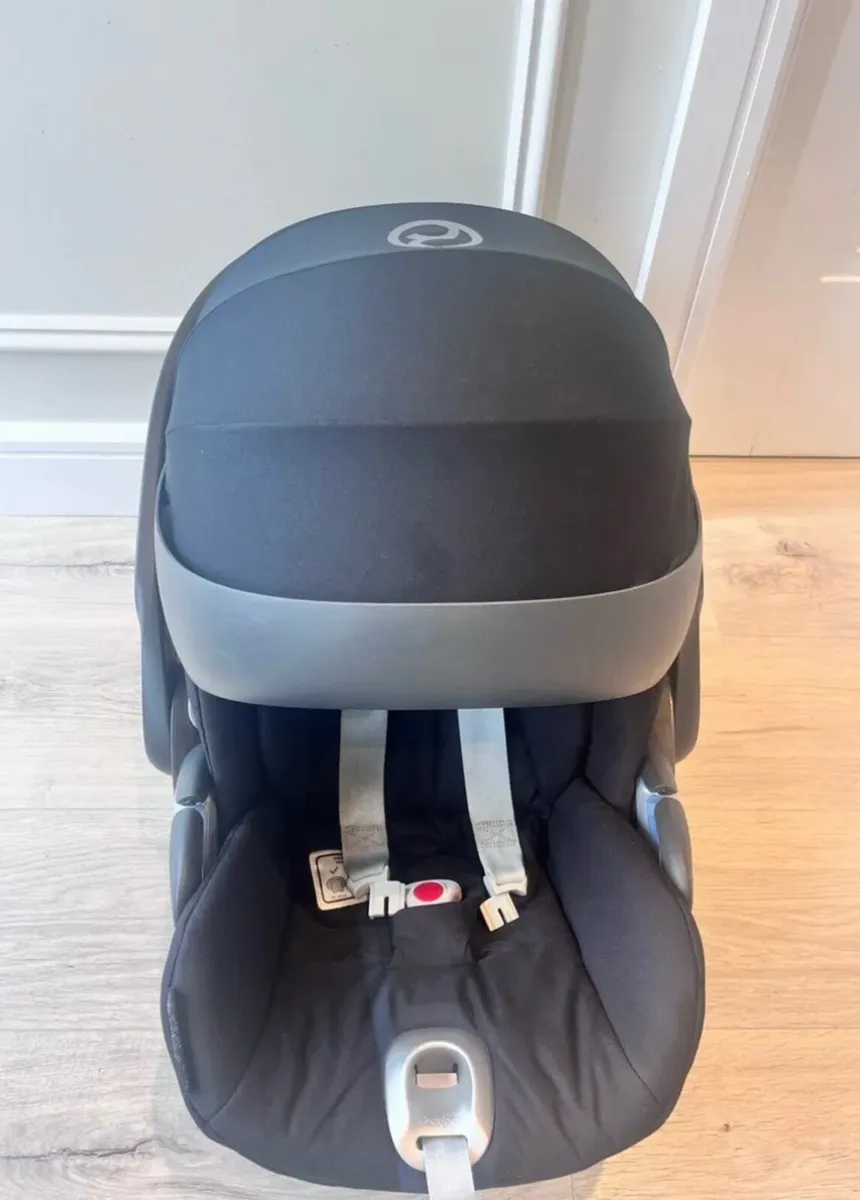 Car seat - Image 2