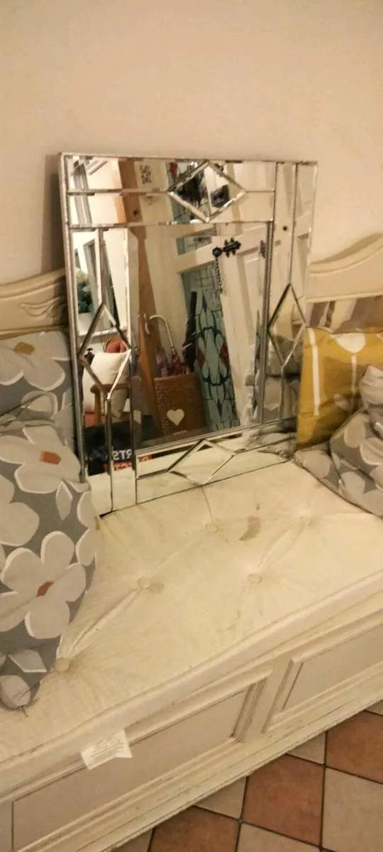 Mirror - Image 1