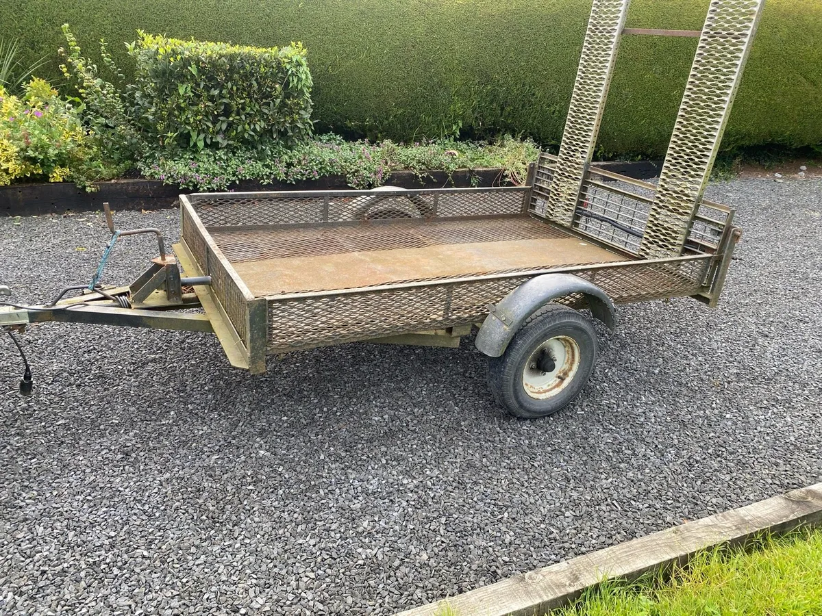 Trailer - Image 1