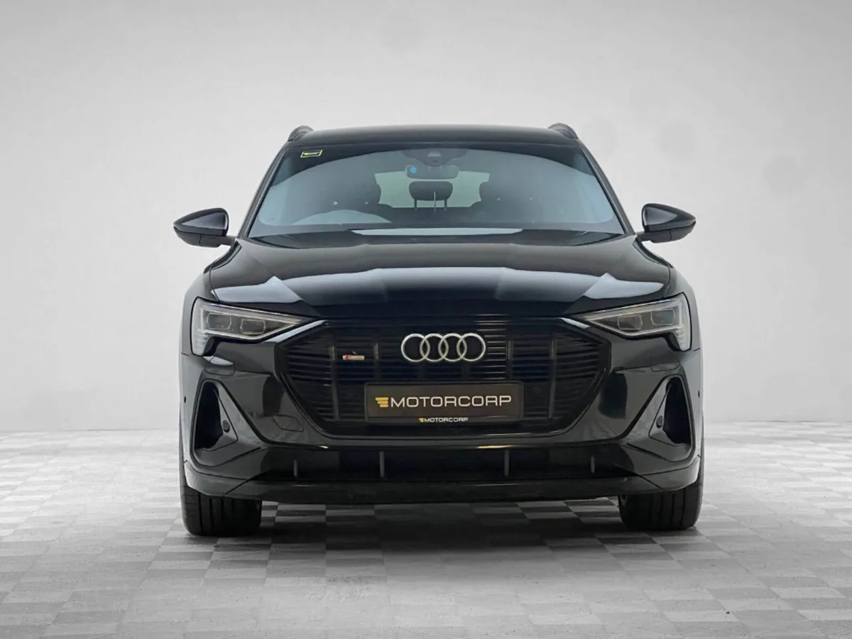 Audi e-tron QUATTRO BLACK EDITION - Image 2