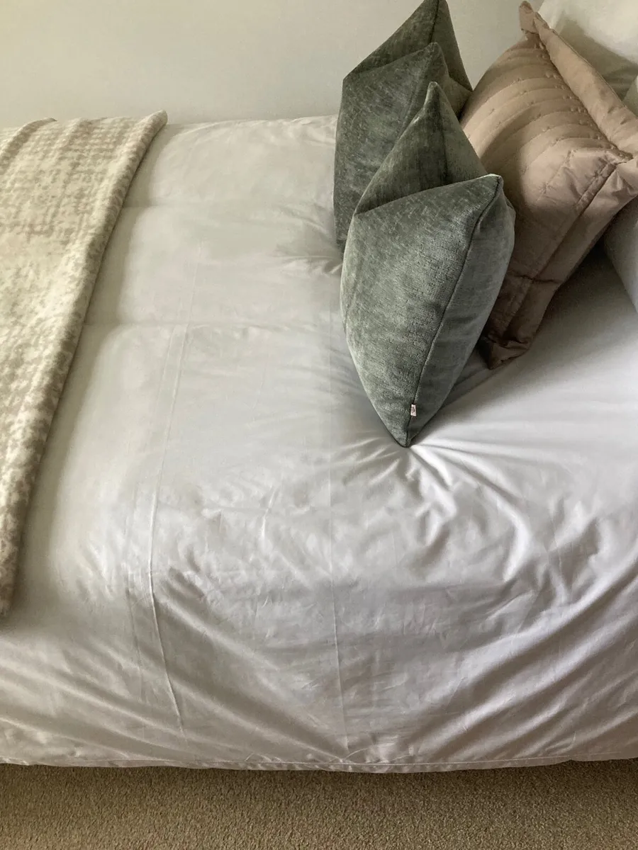 Brand new king size duvet - Image 2
