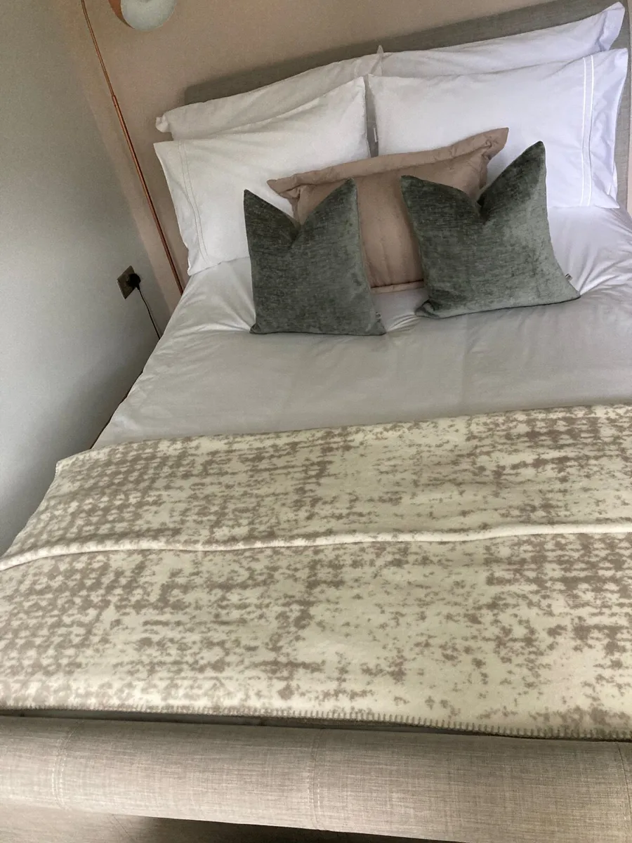 Brand new king size duvet - Image 4