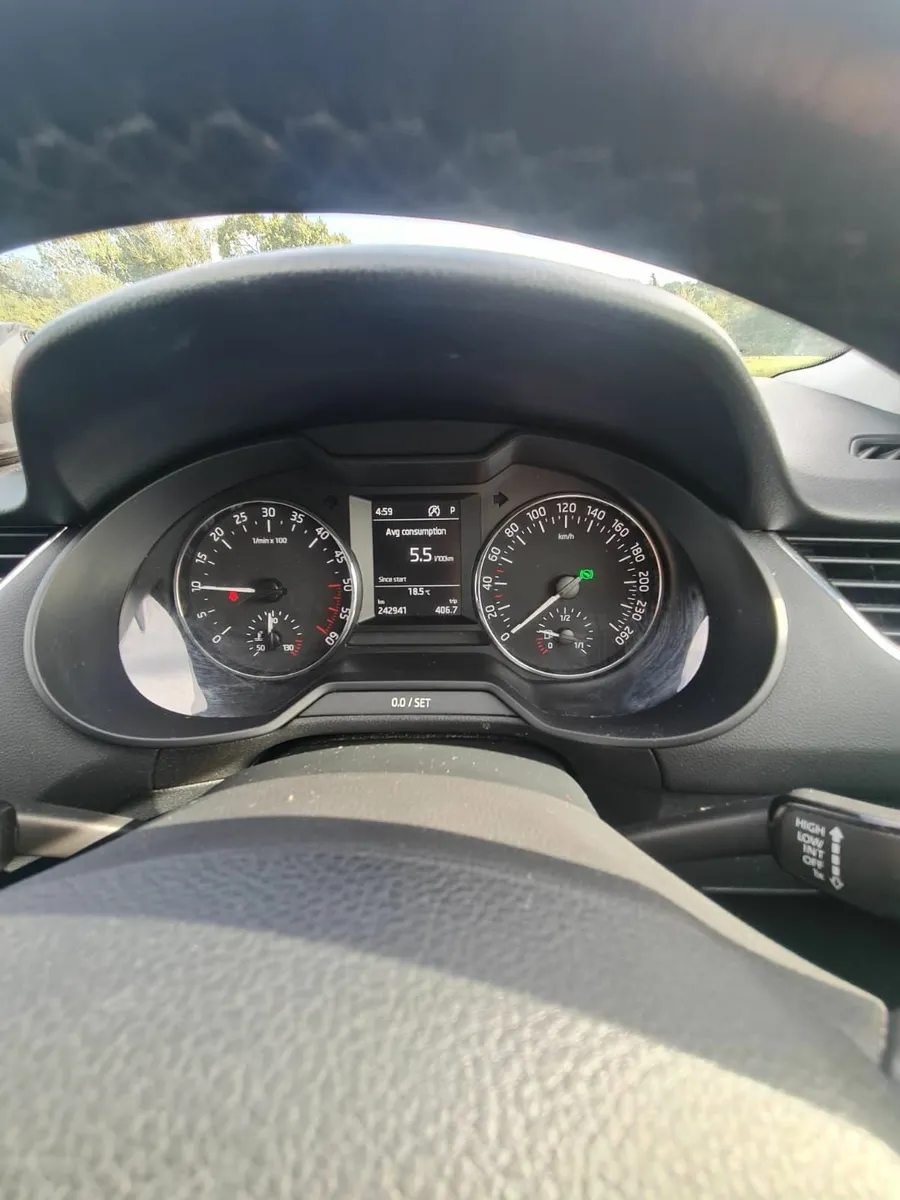 Skoda Octavia 2017 - Image 2