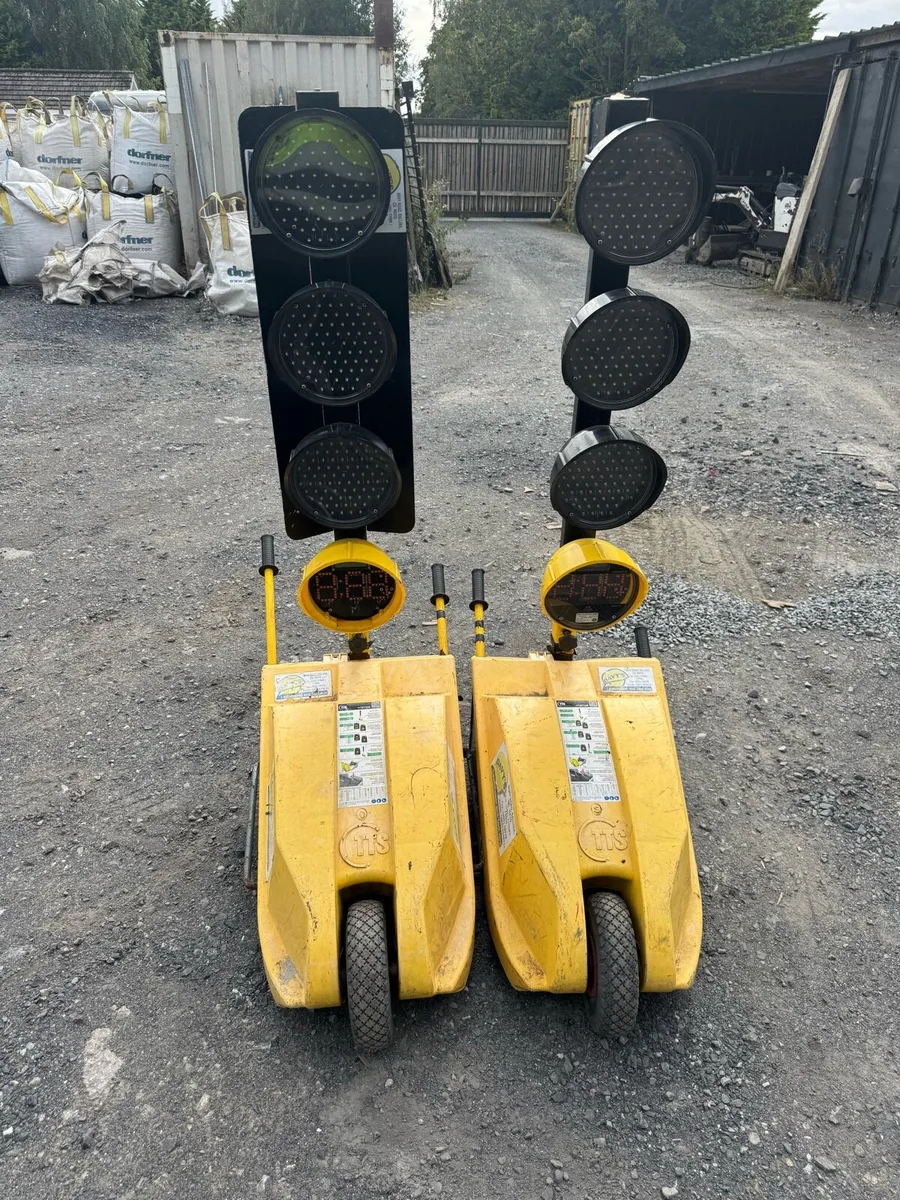 Traffic lights - Image 1