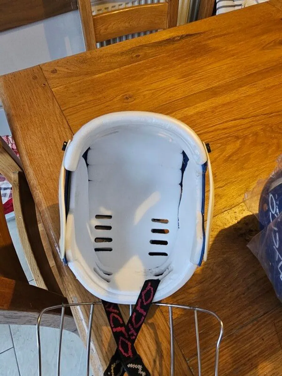Mycro hurling helmet - Image 3