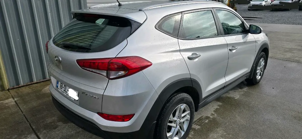 181 HYUNDAI TUCSON - Image 2
