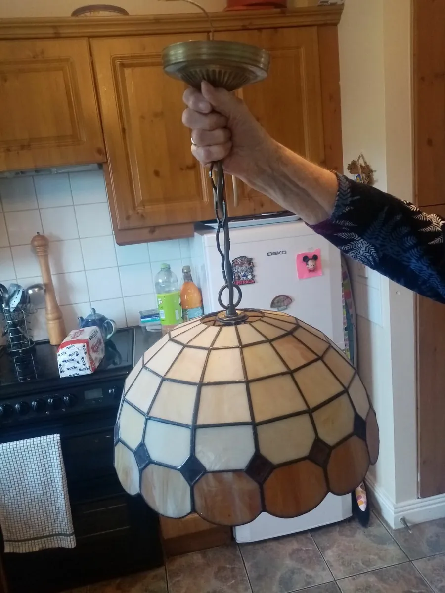Large Tiffany celing shade - Image 4