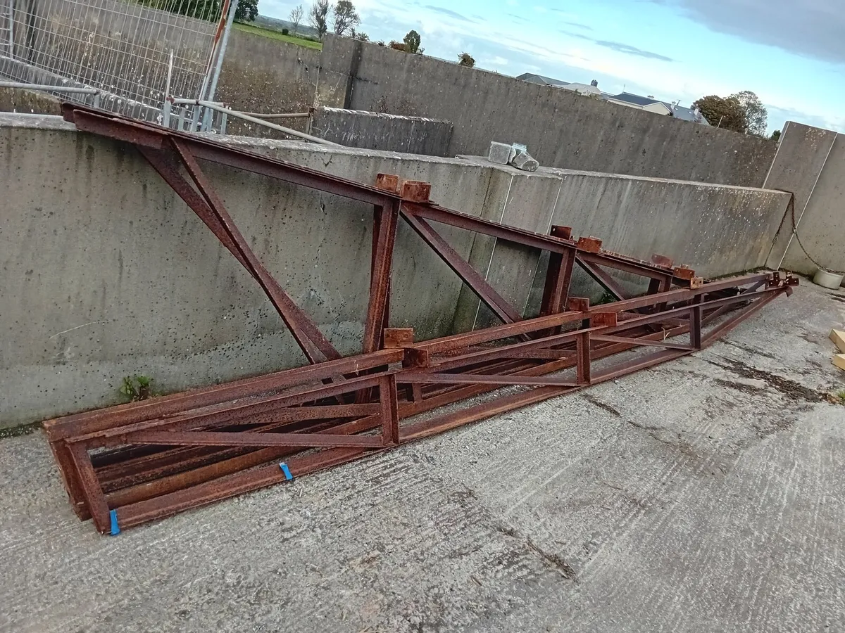 Roof trusses