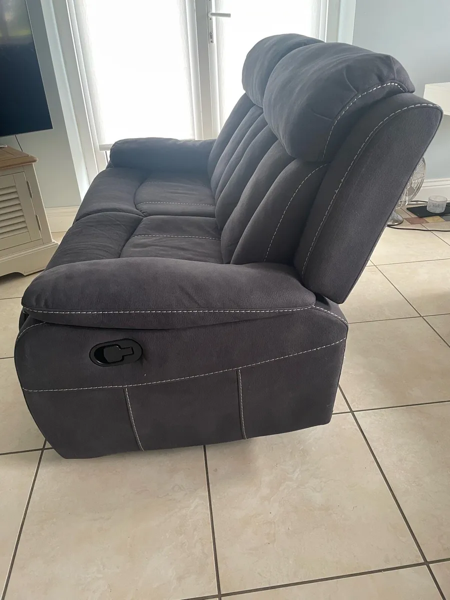 2 Seater Recliner - Image 4