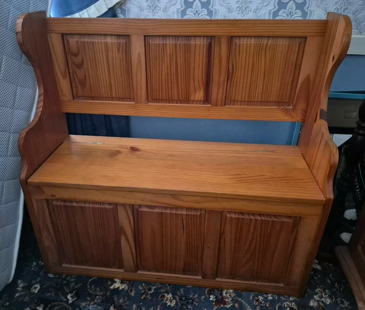 Pine  monk's bench
