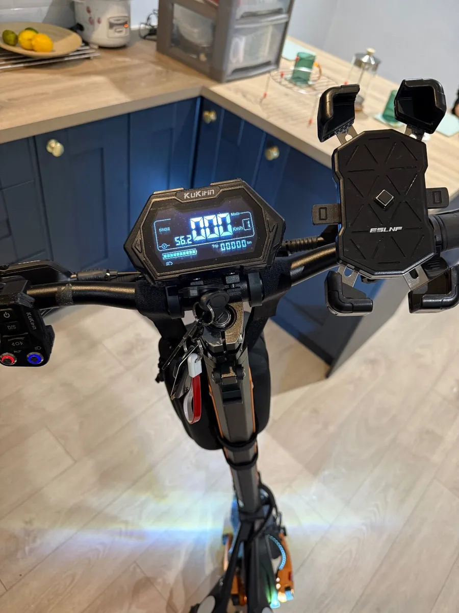KuKirin G3 Pro Electric Scooter (one month old) - Image 4