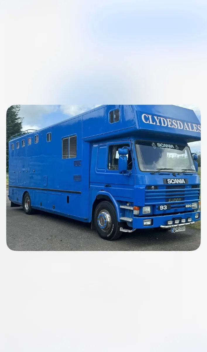 Horse lorry - Image 1