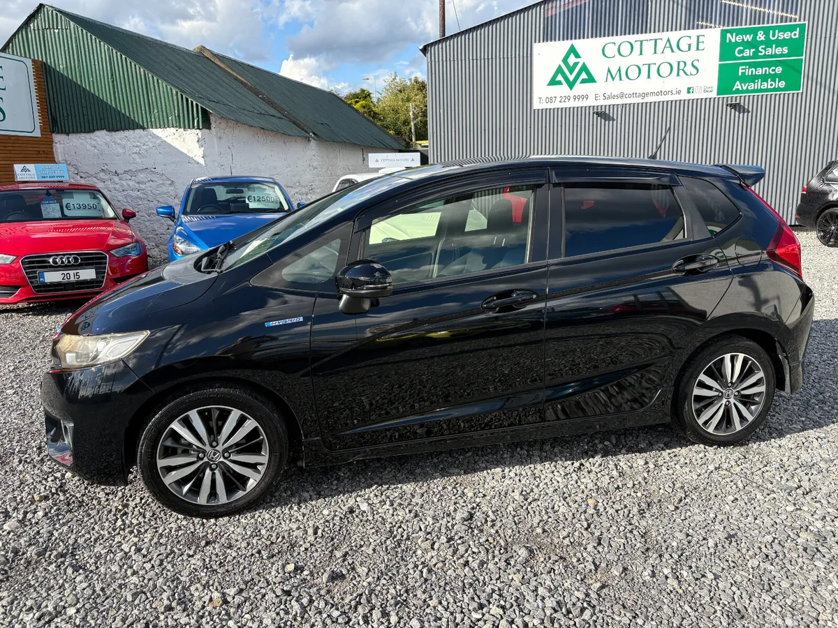 PETROL HYBRID *HI SPEC* - Image 3