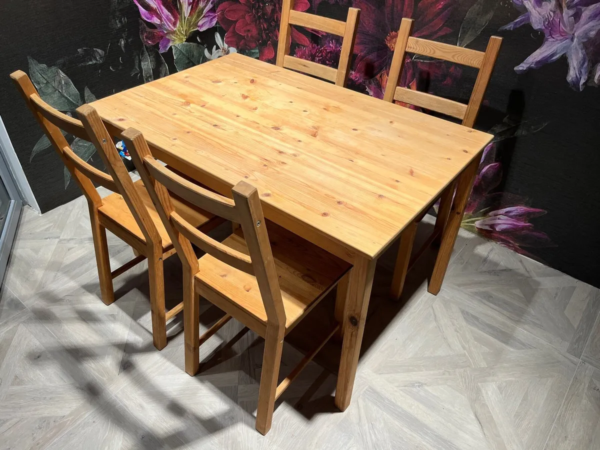 Pine dining table with chairs - Image 2