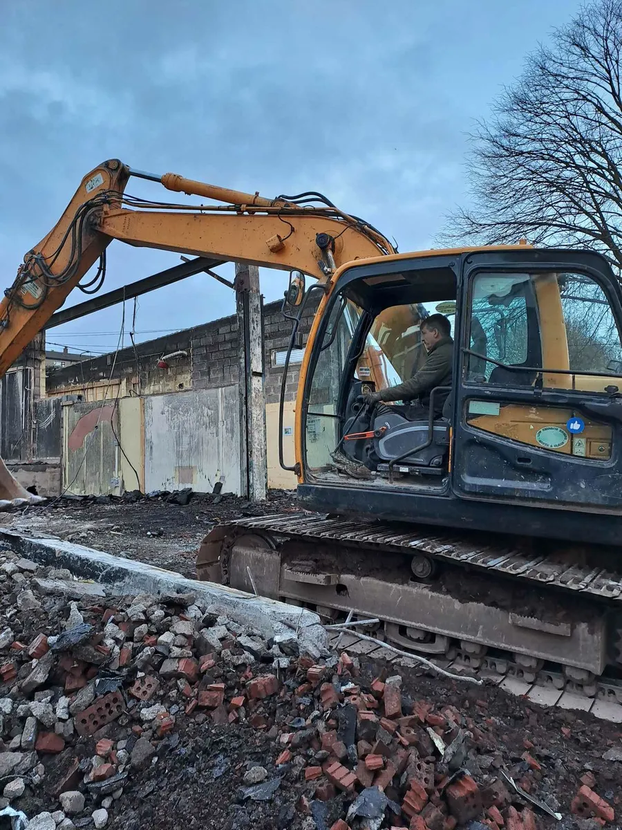 Diggers with drivers all work carried out - Image 1