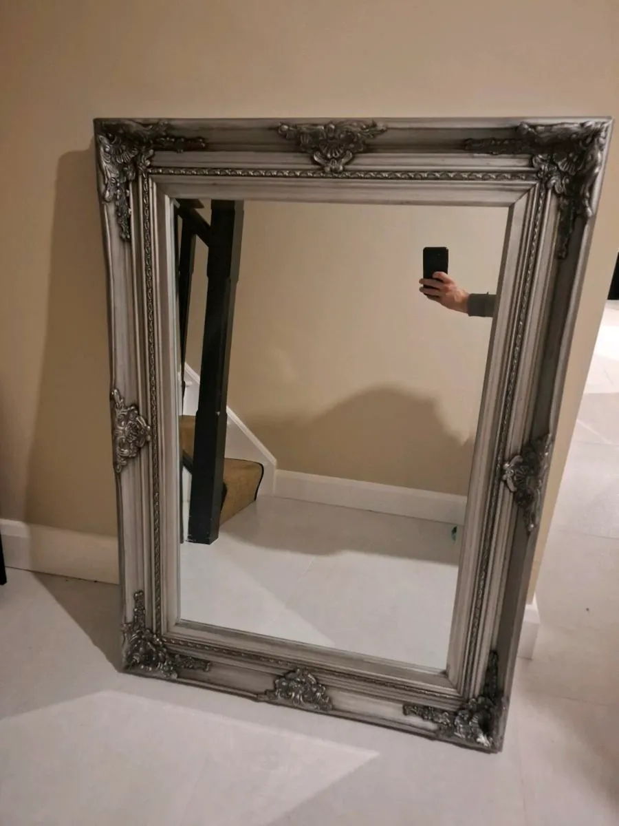 Framed mirror - Image 1