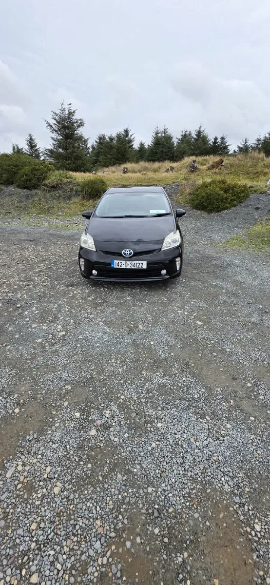 Toyota Prius 2014 Hybrid 90630km - Image 3