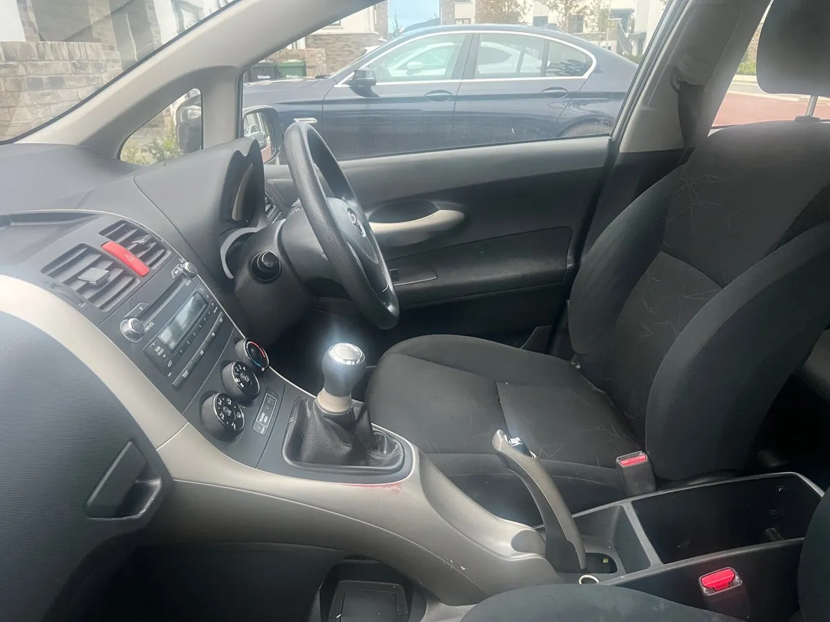 Toyota Auris 2007 - Image 1