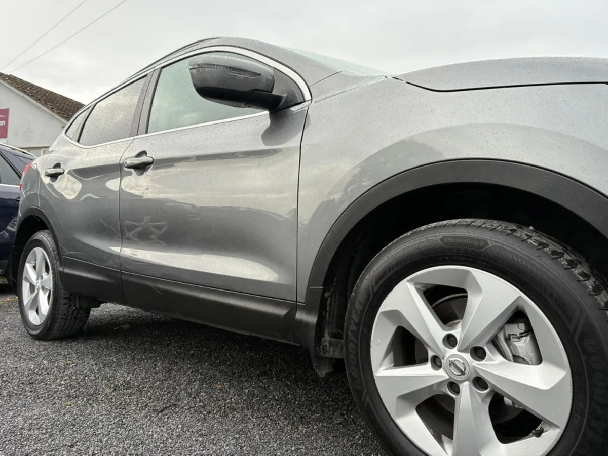 Nissan Qashqai 1.5 DSL SV (LOW KLMS) - Image 2