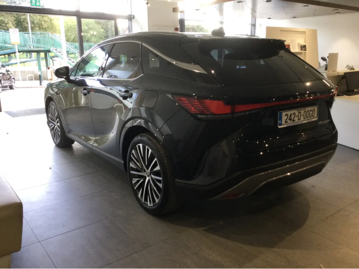 Lexus RX450H+ PREMIUM PLUS PLUG IN HYBRID - Image 4