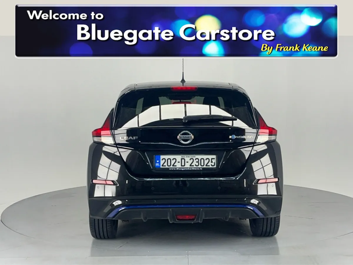 Nissan Leaf 40kWh TEKNA 5DR** **BOSE SOUNDSYSTEM** - Image 4