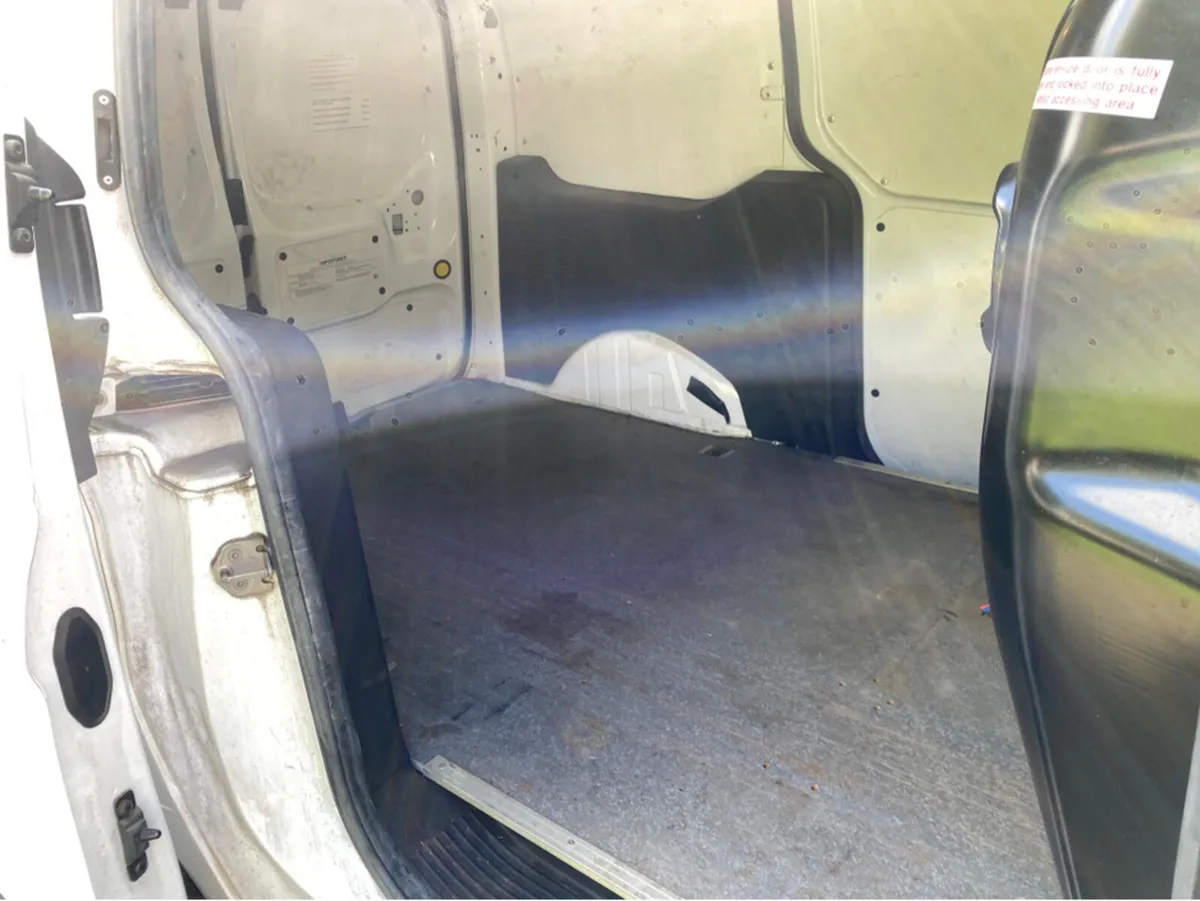 Ford Transit Connect 240 TREND P/V LWB - Image 2