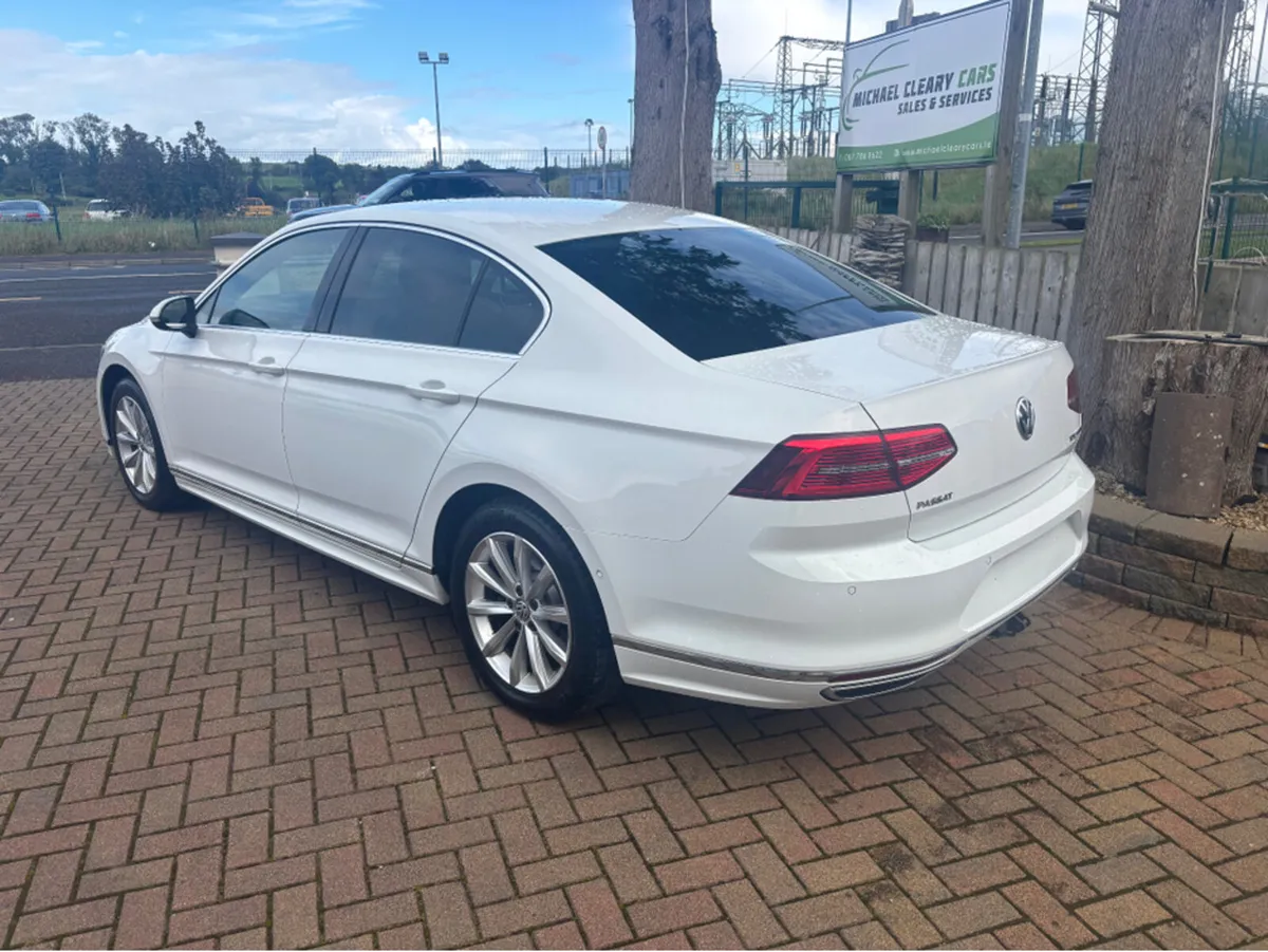 Volkswagen Passat HIGHLINE 1.6 TDI MANUAL 6SPEED F - Image 4