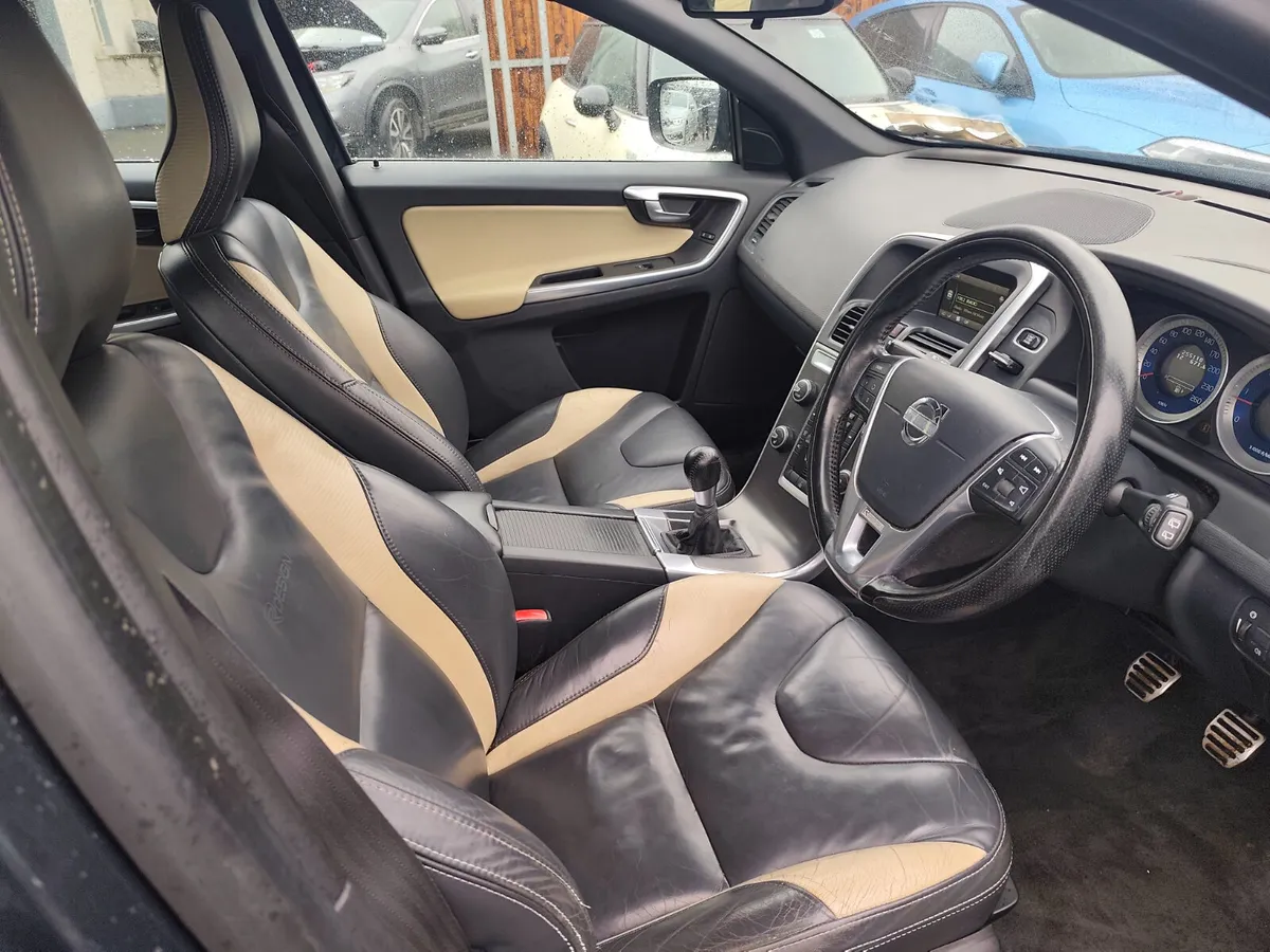 Volvo XC60  R DESIGN 2013 - Image 3