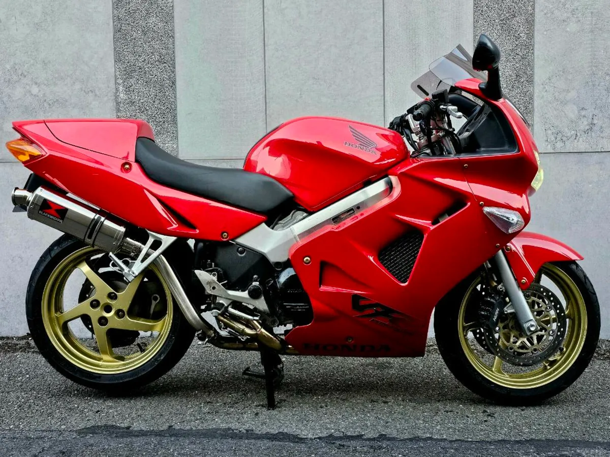 Honda VFR800Fi (RC46) Excellent Condition!!! - Image 4