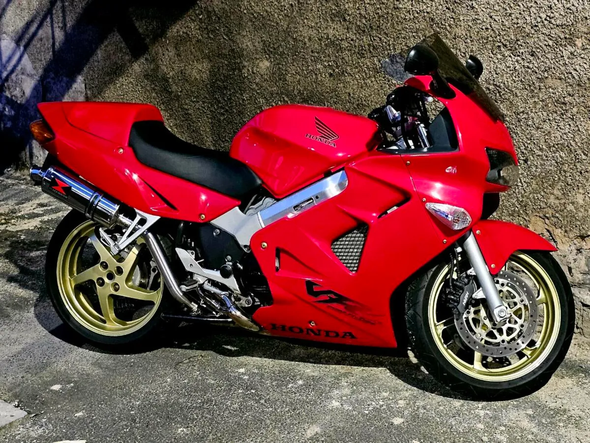Honda VFR800Fi (RC46) Excellent Condition!!! - Image 1