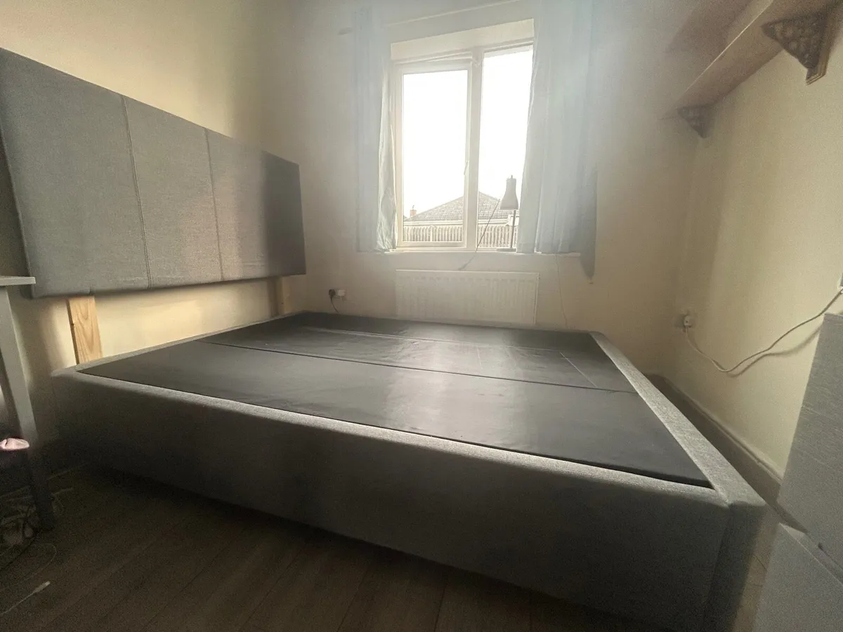 Double bed - Image 1