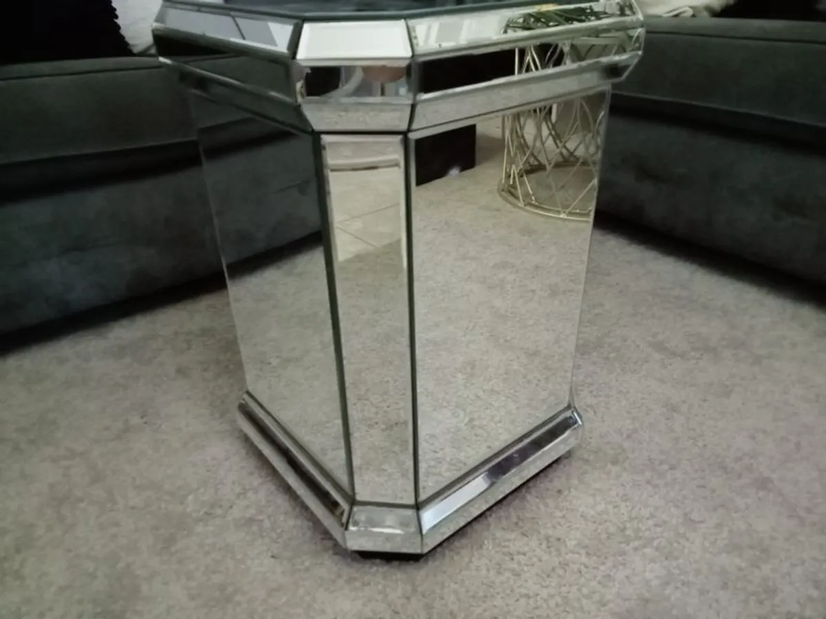 Beautiful Glass Console table and side table - Image 2