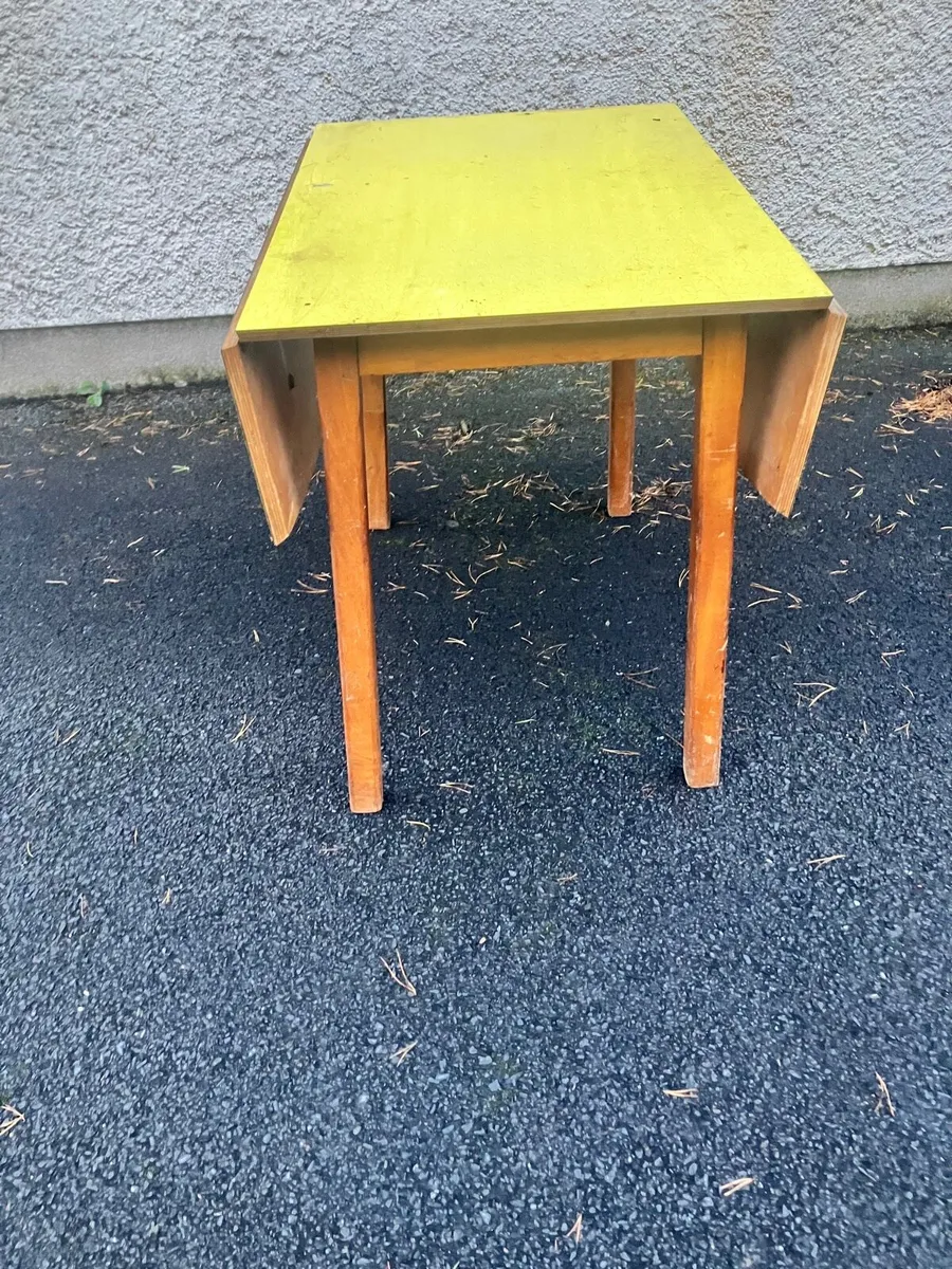 Small dining table - Image 1