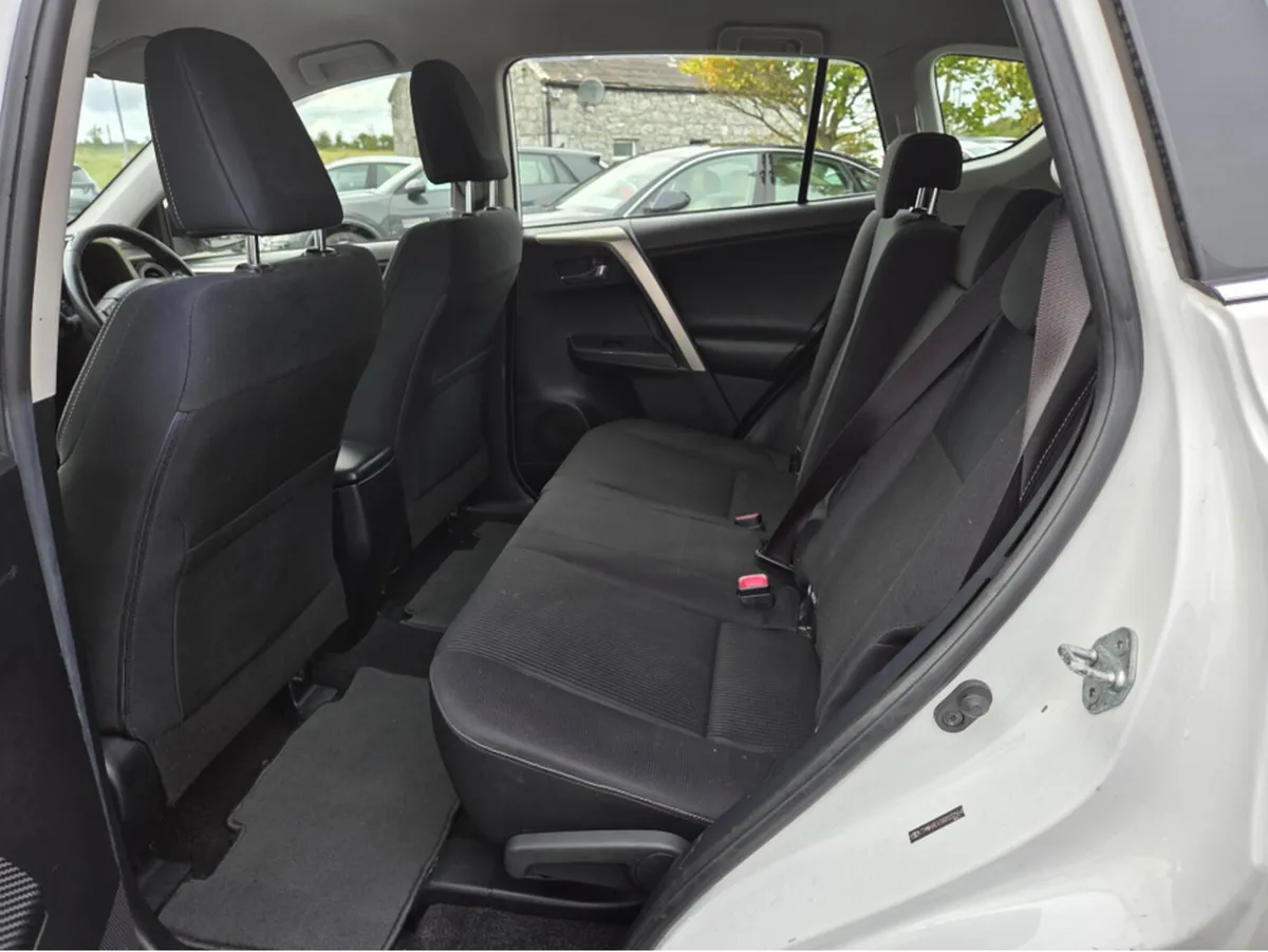 Toyota RAV4 RAV4 2.0 D-4D LUNA 2WD 4DR - Image 3