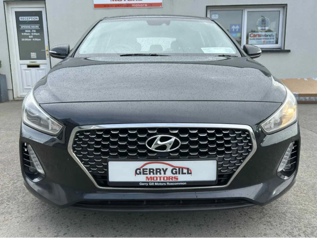 Hyundai i30 SE CRDI 5DR - Image 2
