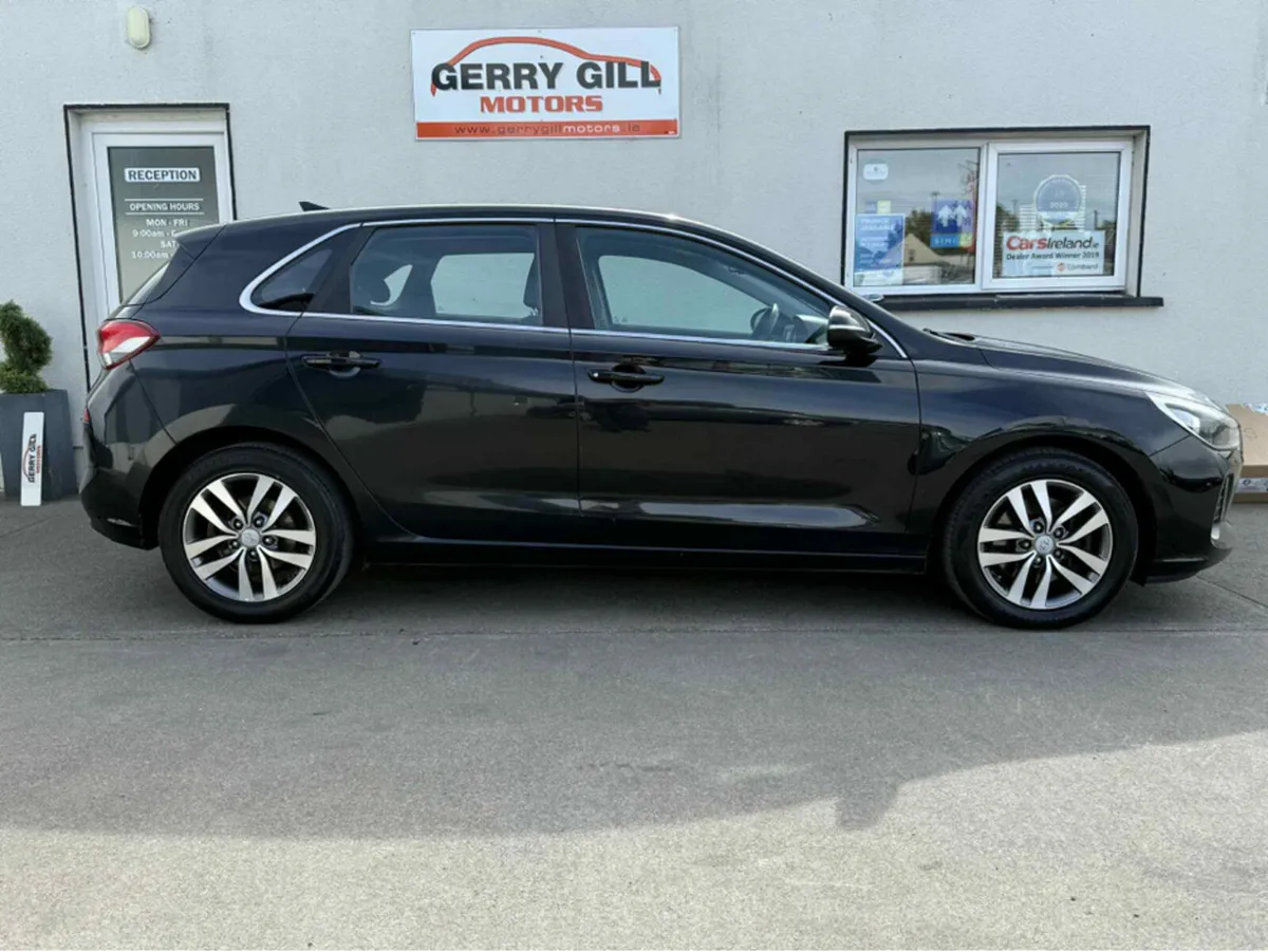 Hyundai i30 SE CRDI 5DR - Image 3