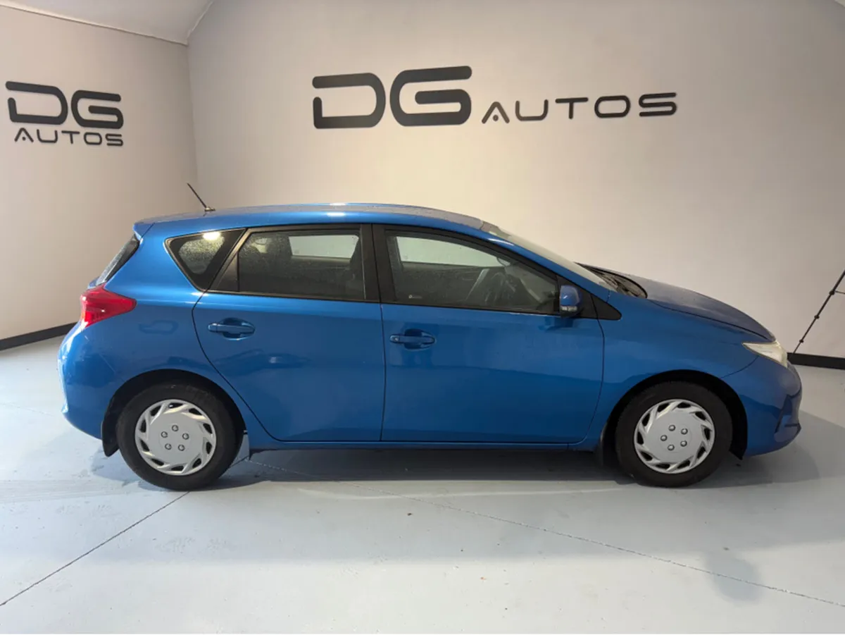 Toyota Auris 1.4 D-4D TERRA - Very Clean - new NCT - Image 2