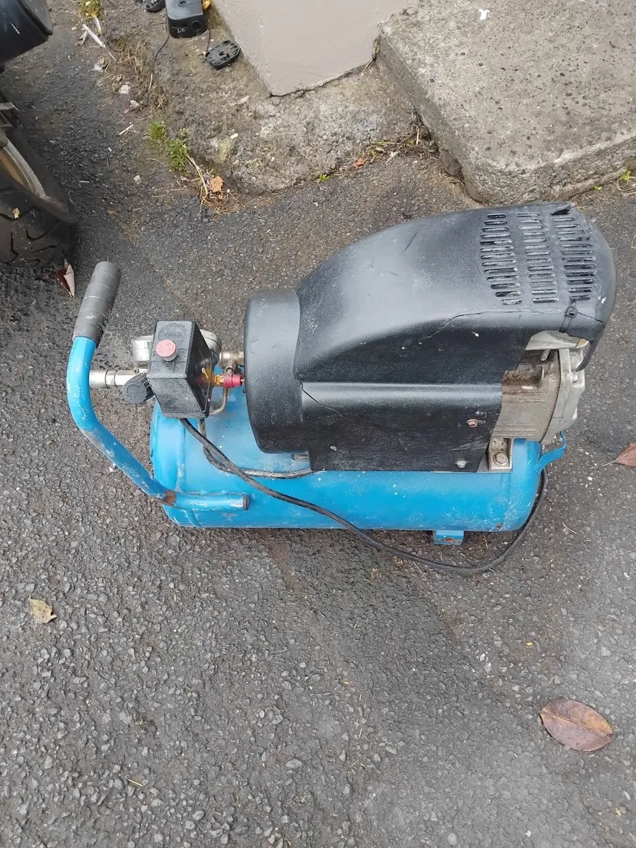 Air compressor working perfect priced - Image 4
