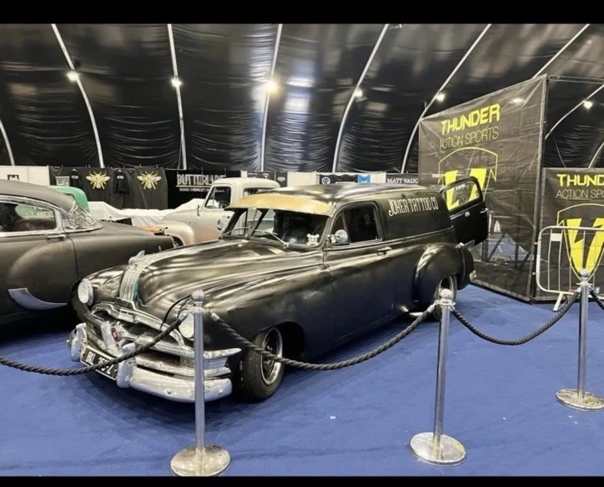 1952 pontiac sedan delivery - Image 1