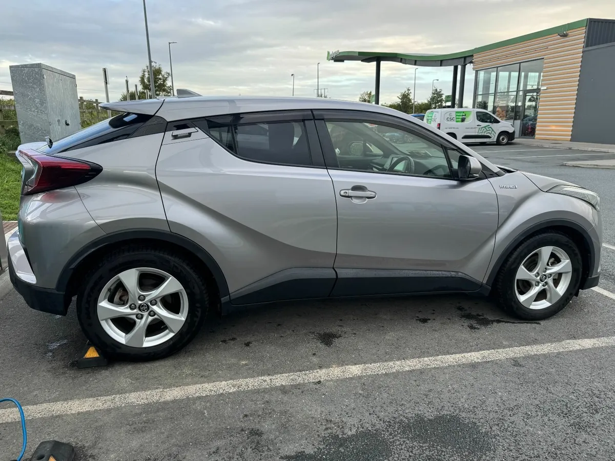 Toyota C-HR 2018, Low Milage, Under Warranty - Image 2