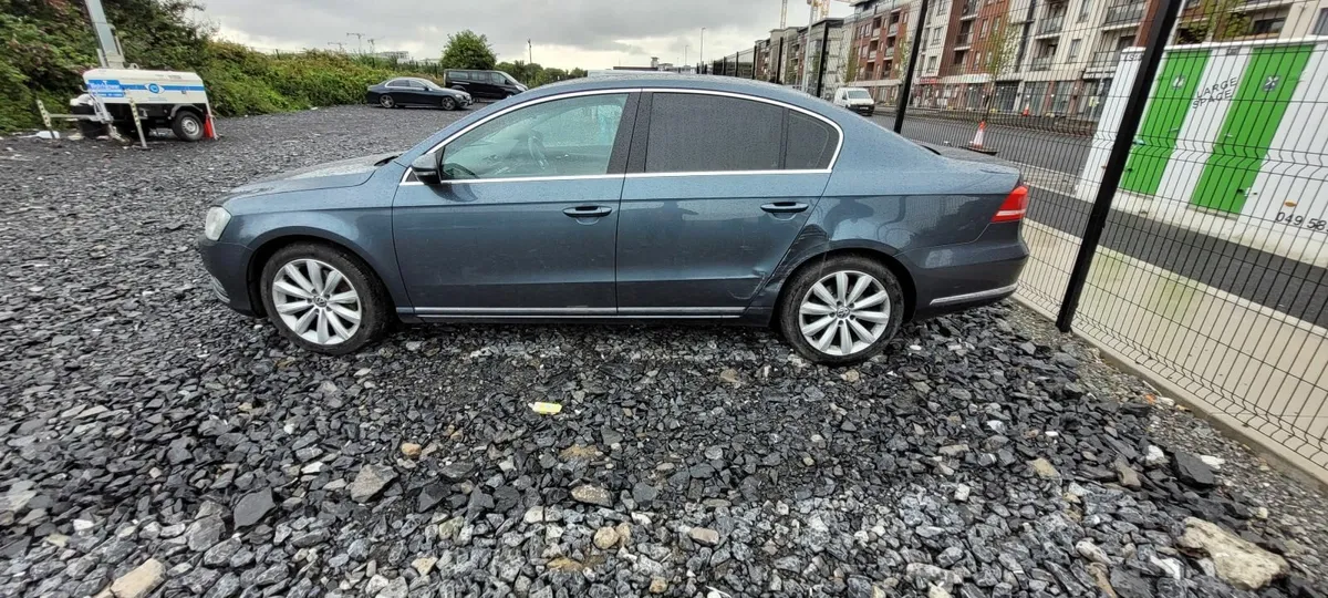 Volkswagen Passat 2013 - Image 3