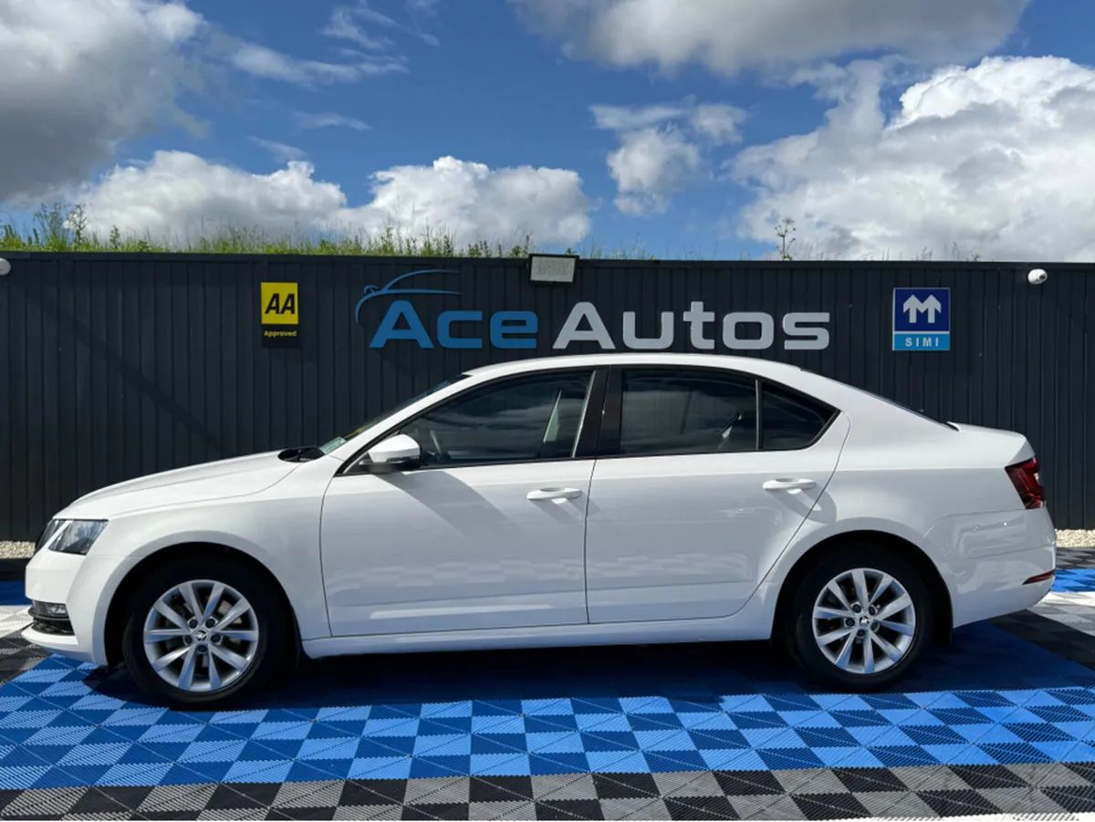 Skoda Octavia AMBITION - 1.0L PETROL - MANUAL - 12 - Image 4
