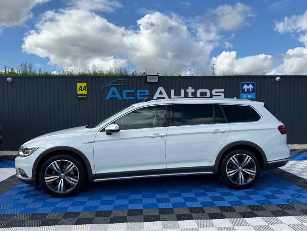 Volkswagen Passat ALLTRACK 4WD - 2.0L DIESEL - AUT - Image 4