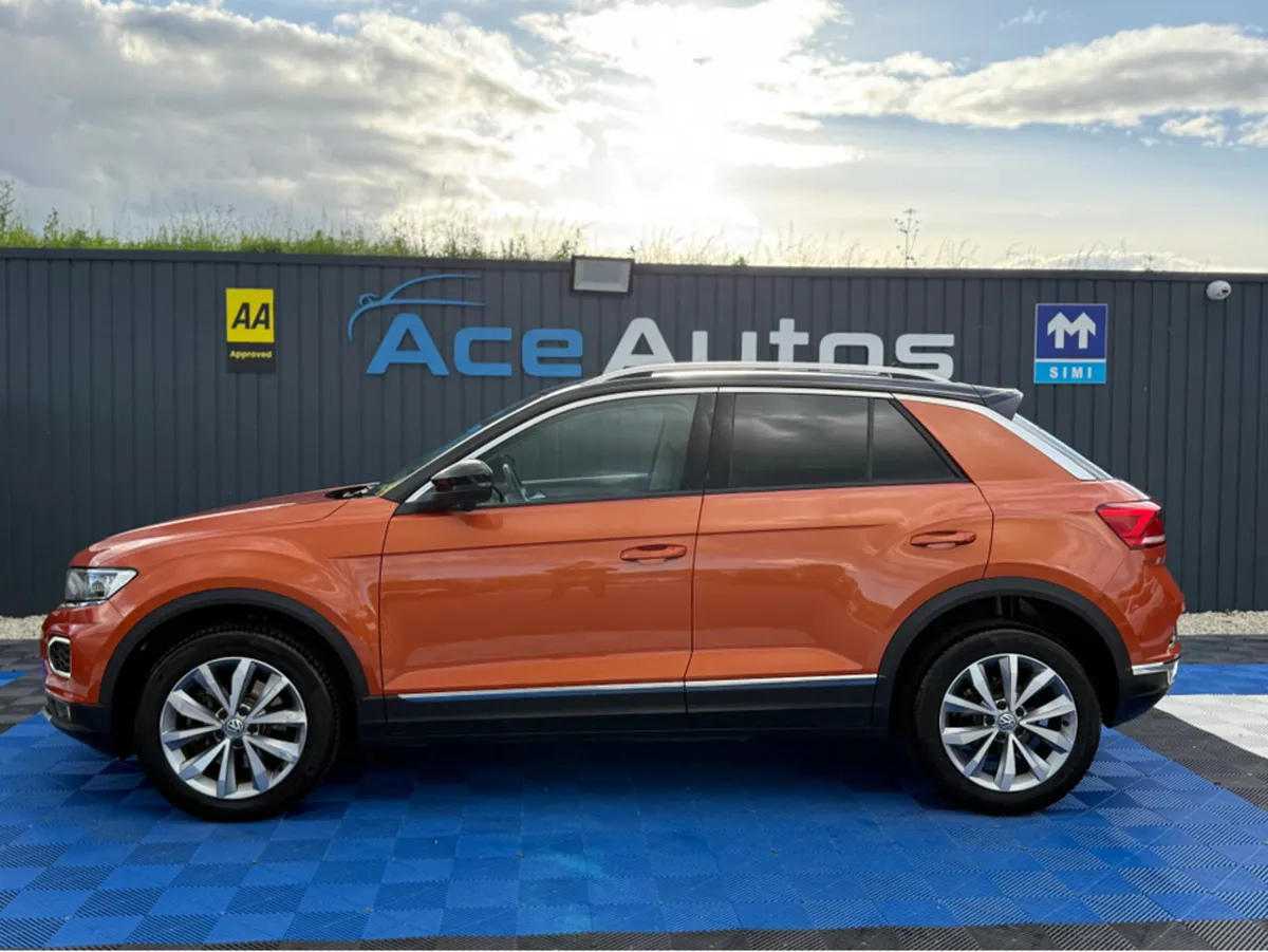 Volkswagen T-Roc DESIGN PACK - 2.0L DIESEL - AUTO - Image 4