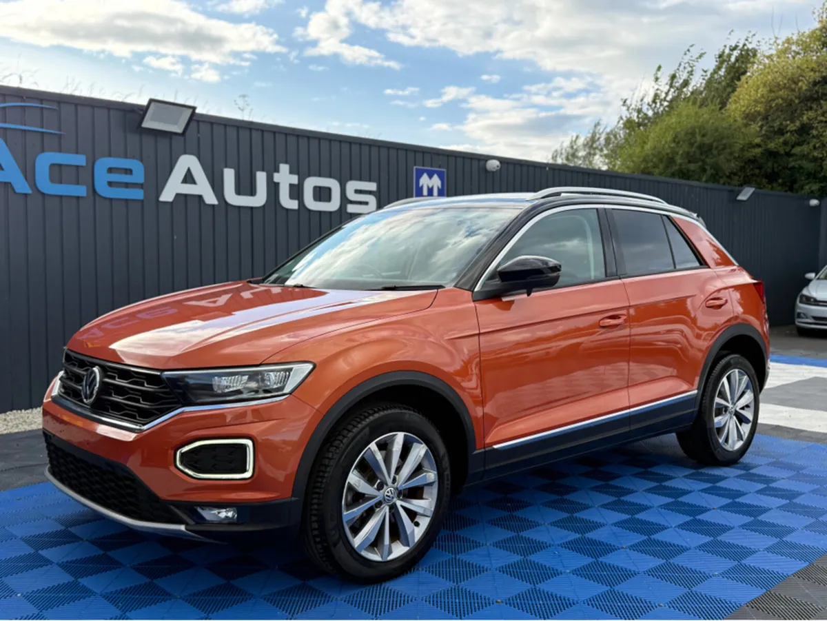 Volkswagen T-Roc DESIGN PACK - 2.0L DIESEL - AUTO - Image 3