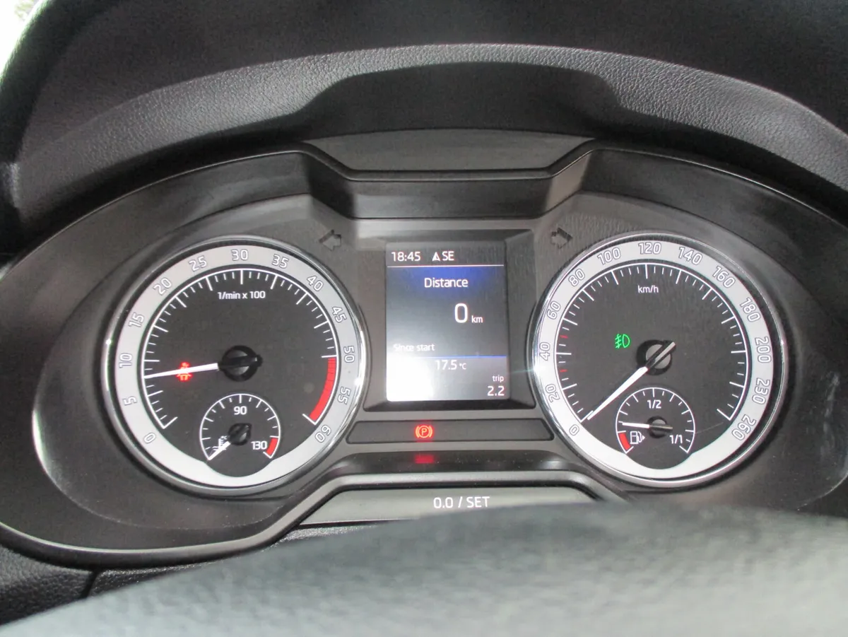 Skoda Octavia 2018 1.6 TDI 110BHP STYLE - Image 2