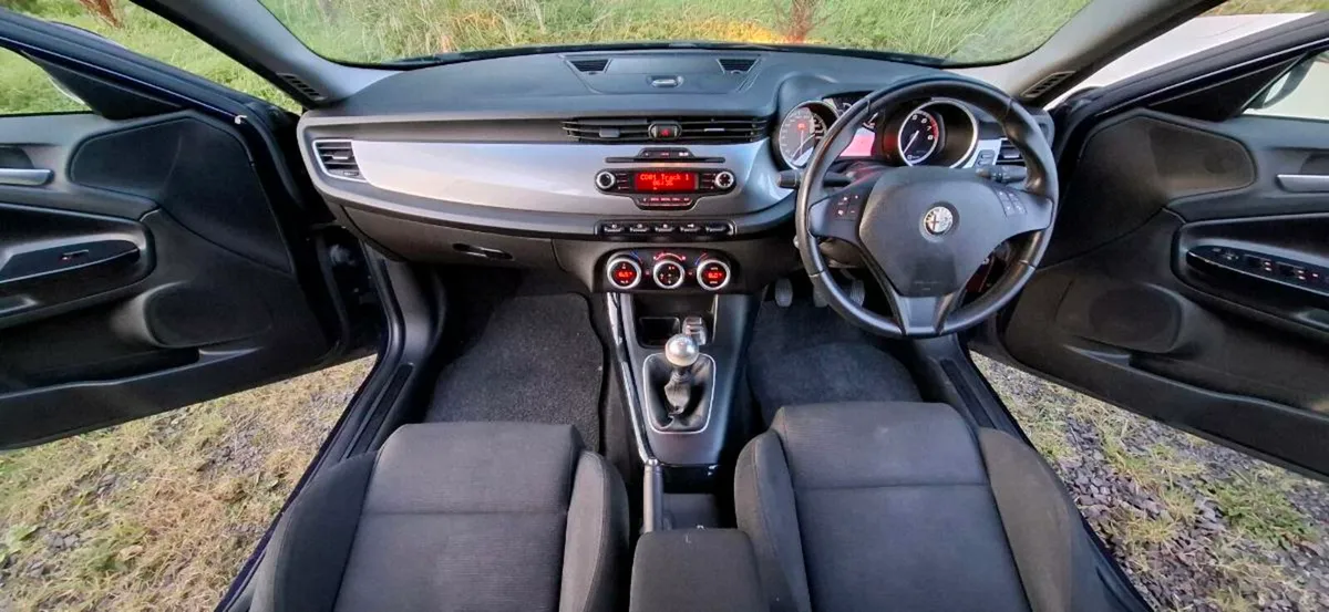 Alfa romeo giulietta - Image 2